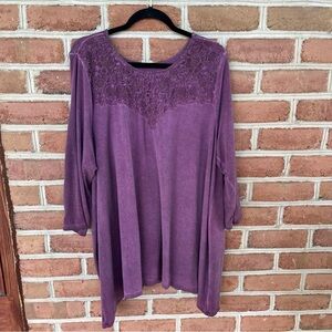 Super soft and stretchy ladies top. XXXL. Torrid size 3